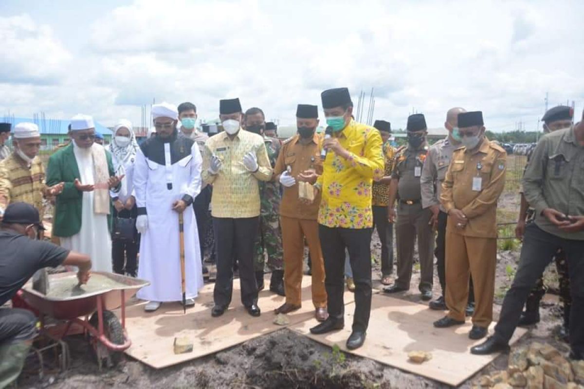 Wabup Ketapang letakkan batu pertama pembangunan Masjid Jami' Nurul Ghufron