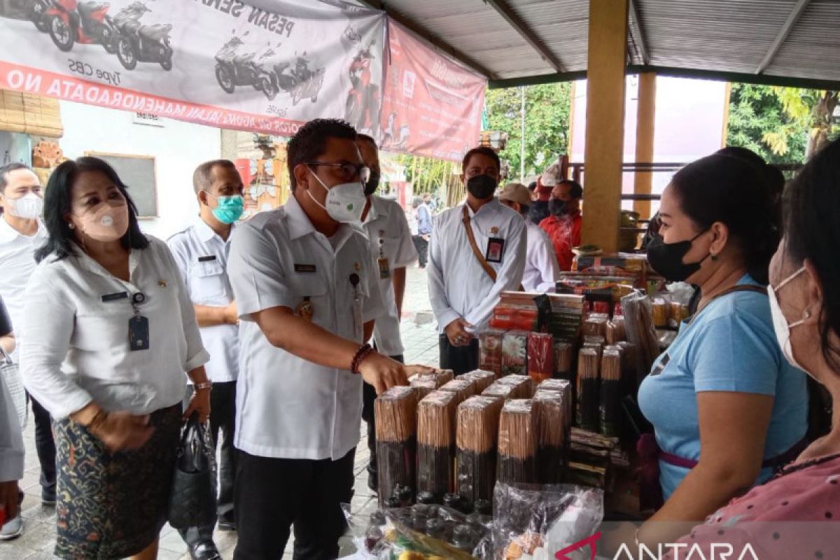 Pemkot Denpasar adakan pasar murah ringankan ekonomi rakyat