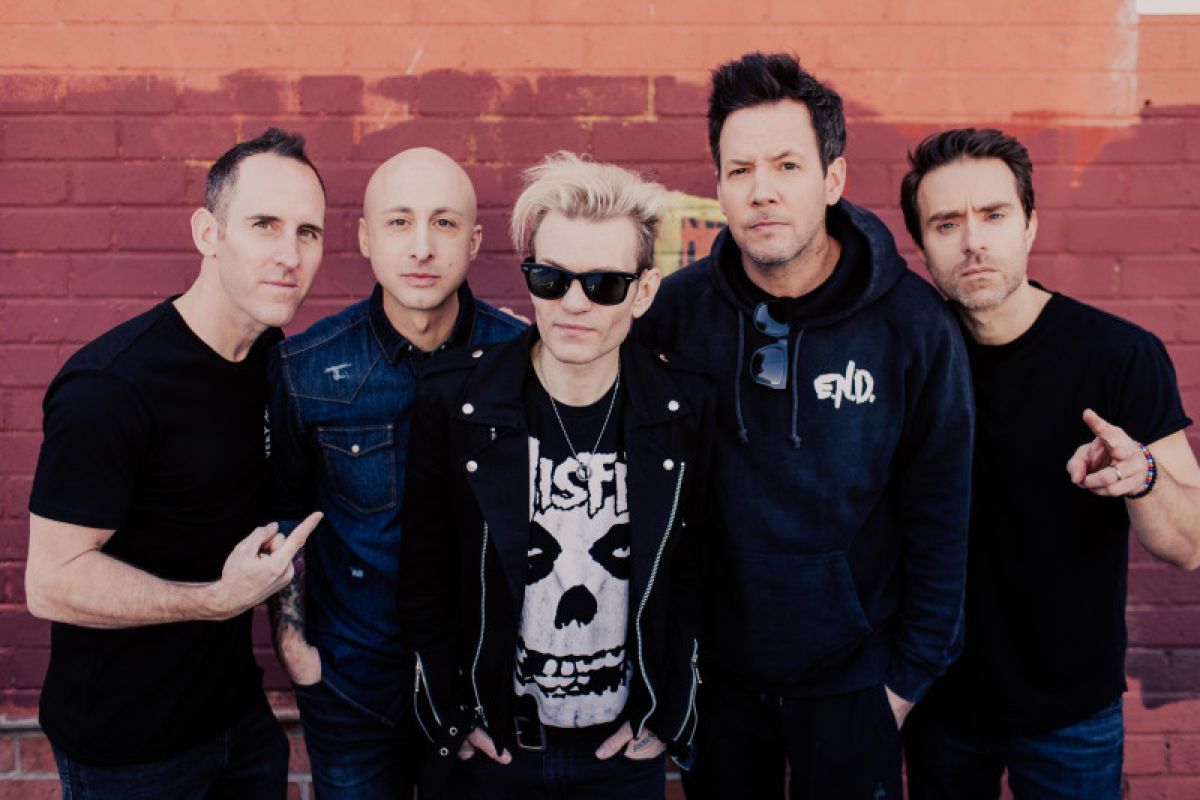 Simple Plan berkolaborasi dengan vokalis Sum 41 dalam "Ruin My Life"