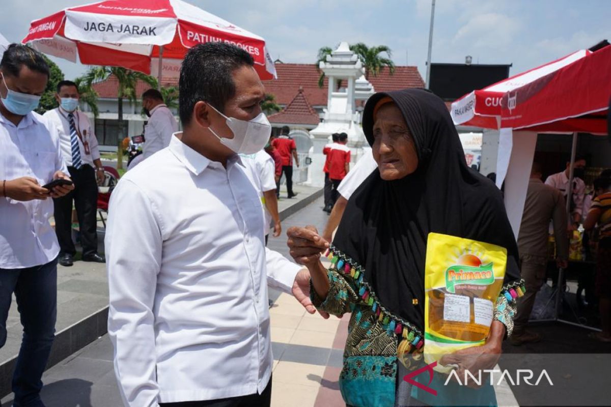 Pemkab Lumajang gandeng distributor gelar operasi minyak goreng hingga perkampungan