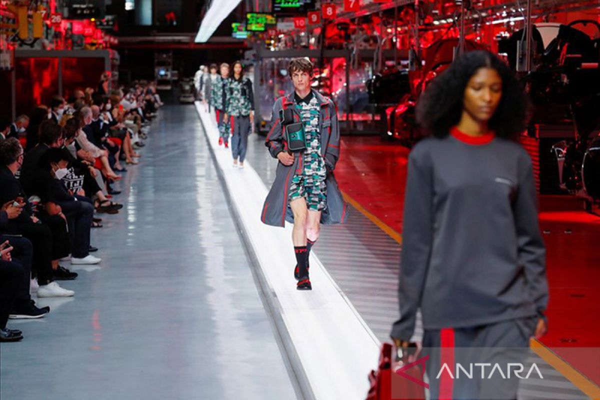 Otomotif ke fesyen, Ferrari siapkan peragaan busana pertama di Milan