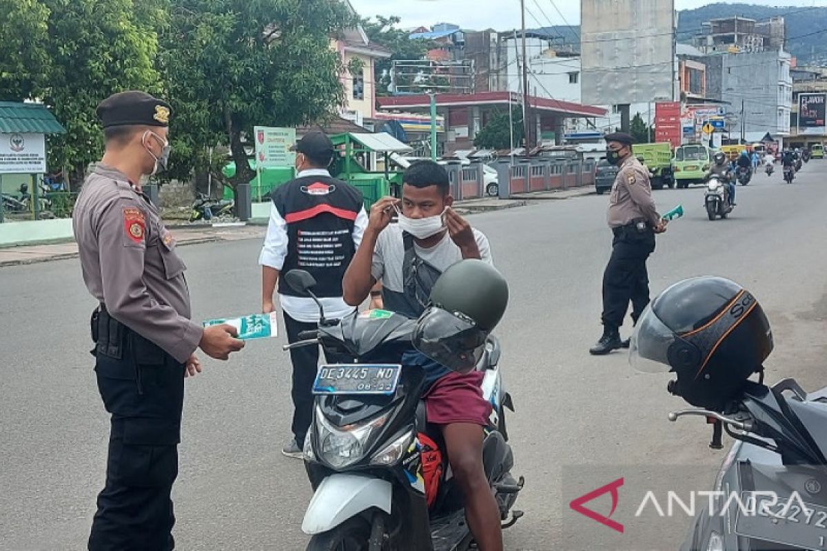 Polisi awasi penerapan protokol kesehatan di Ambon, cegah penyebaran COVID -19