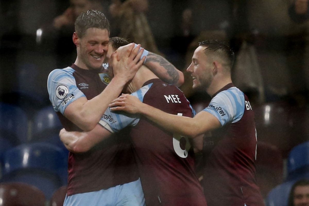 Tim papan bawah Burnley tenggelamkan Tottenham 1-0