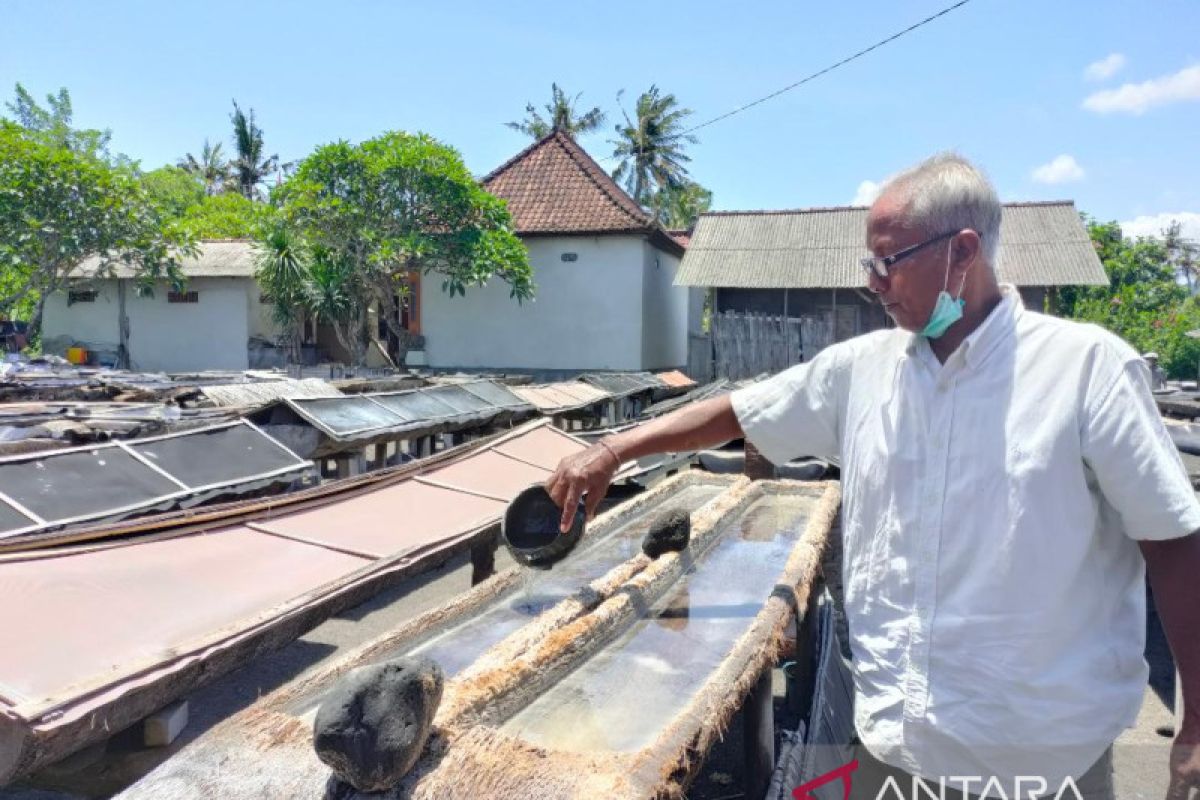 Petani garam tradisional di Kusamba Bali harapkan bantuan akses pasar