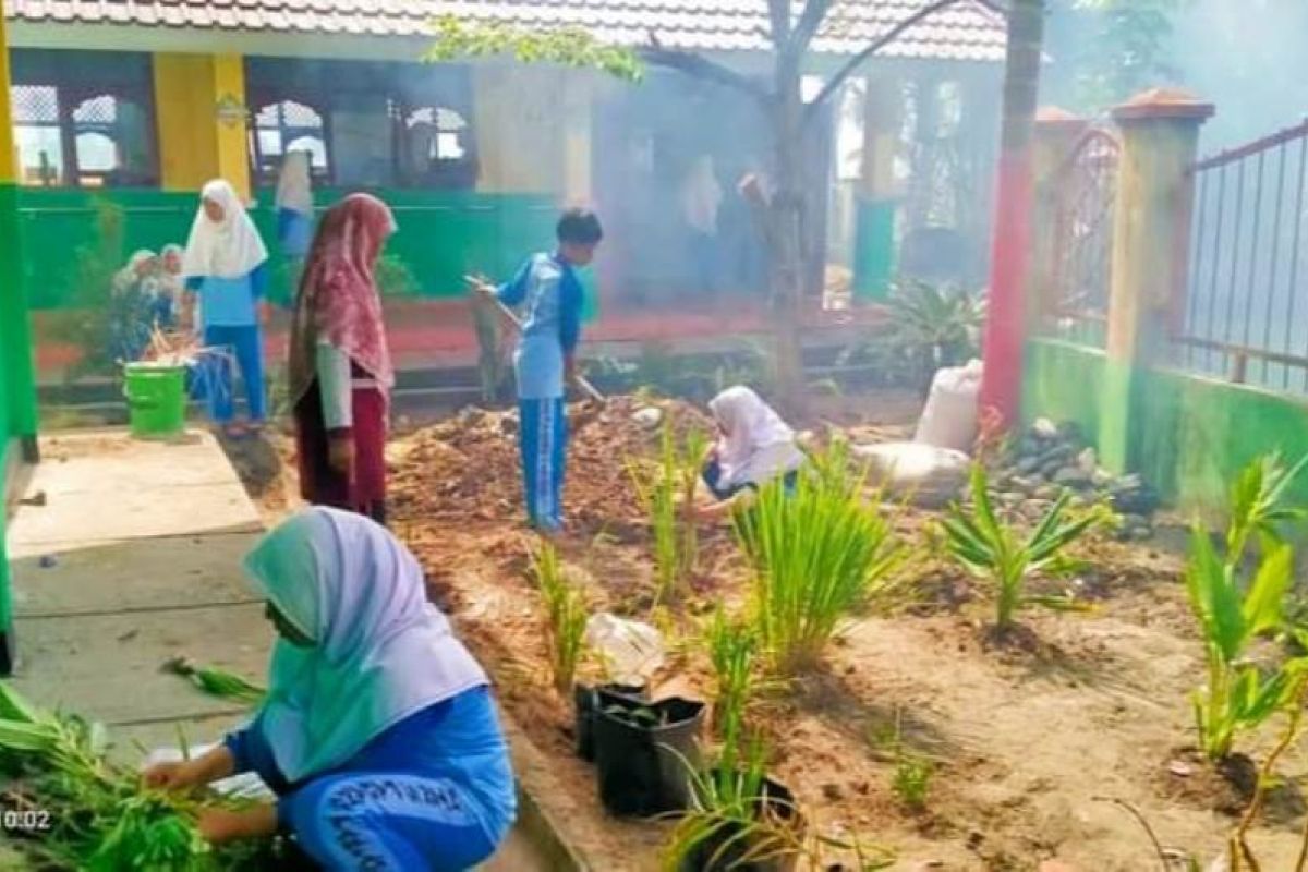 MTsN 5 Padang Pariaman berbenah jadi sekolah sehat terbaik di Sumbar