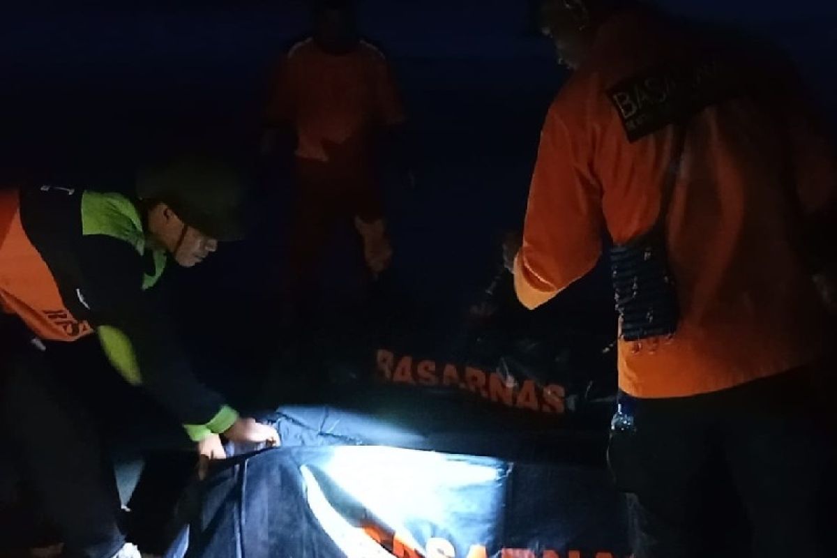 Tim SAR temukan korban terseret ombak Pantai Holtekam meninggal