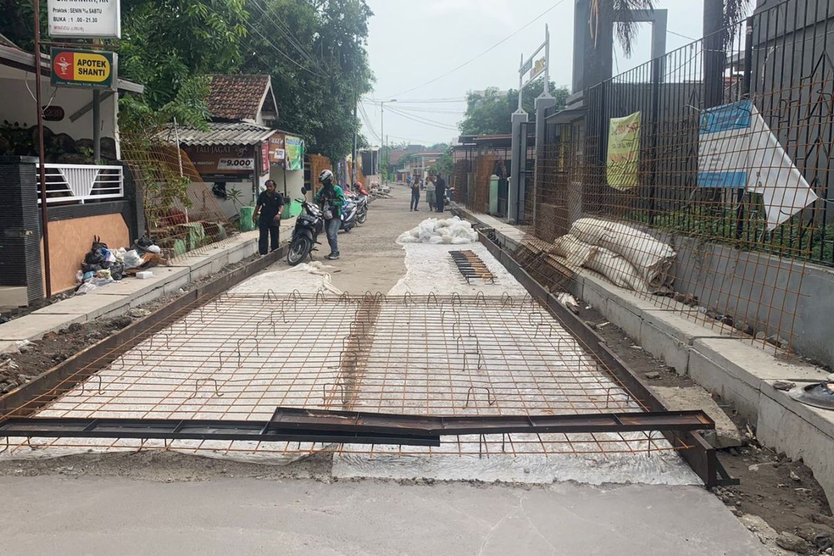 Pemkab Sidoarjo betonisasi jalan sepanjang 21 kilometer mulai Maret