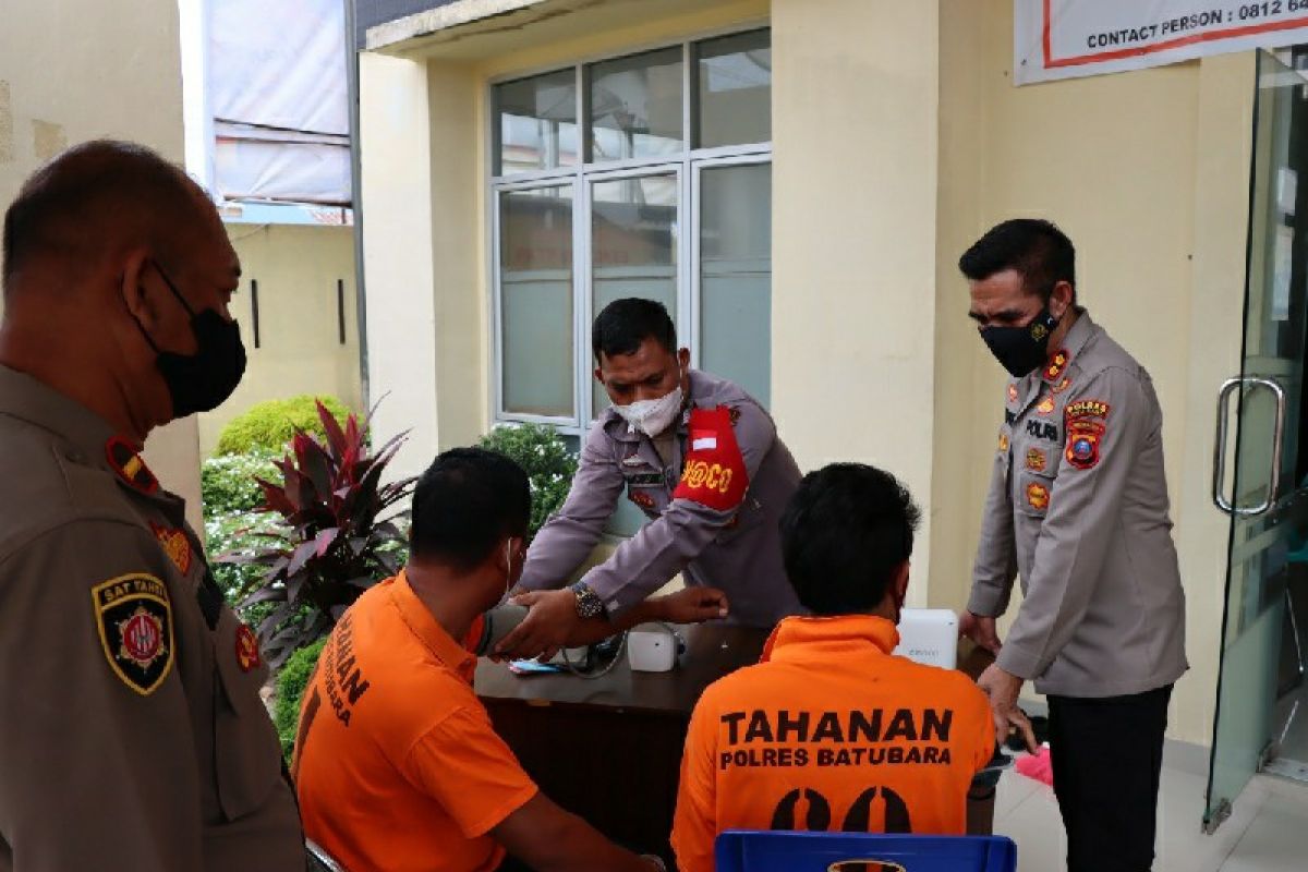 Tahanan RTP Polres Batubara jalani vaksinasi
