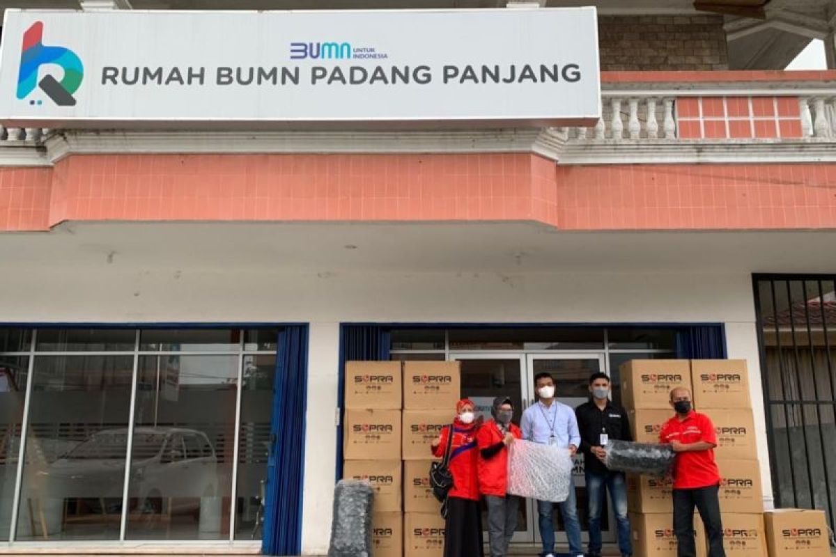 Erick Thohir bagikan alat pengemas produk untuk UMKM Padang Panjang