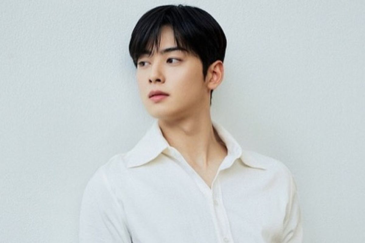 Gandeng India Eisley, Cha Eun-woo ASTRO debut solo 15 Februari