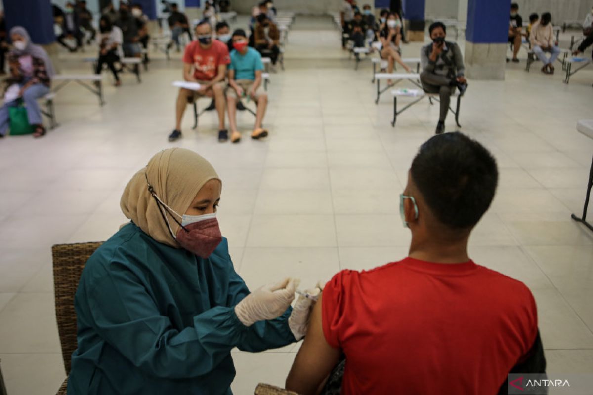 9,8 juta warga Indonesia sudah mendapat vaksinasi penguat