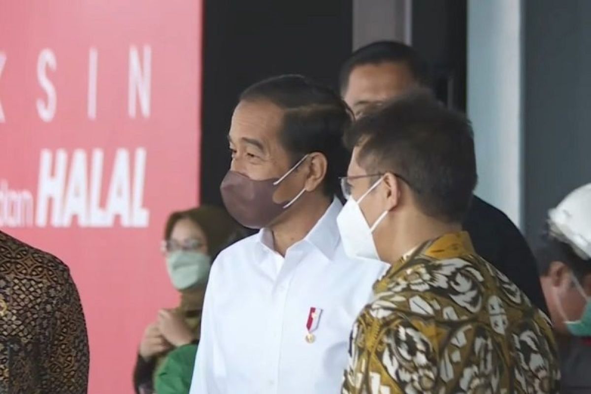 Presiden Jokowi imbau kawasan industri tak segan minta tambah vaksin penguat