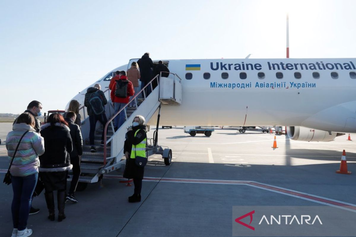 Krisis meningkat, wilayah udara Ukraina ditutup bagi penerbangan sipil