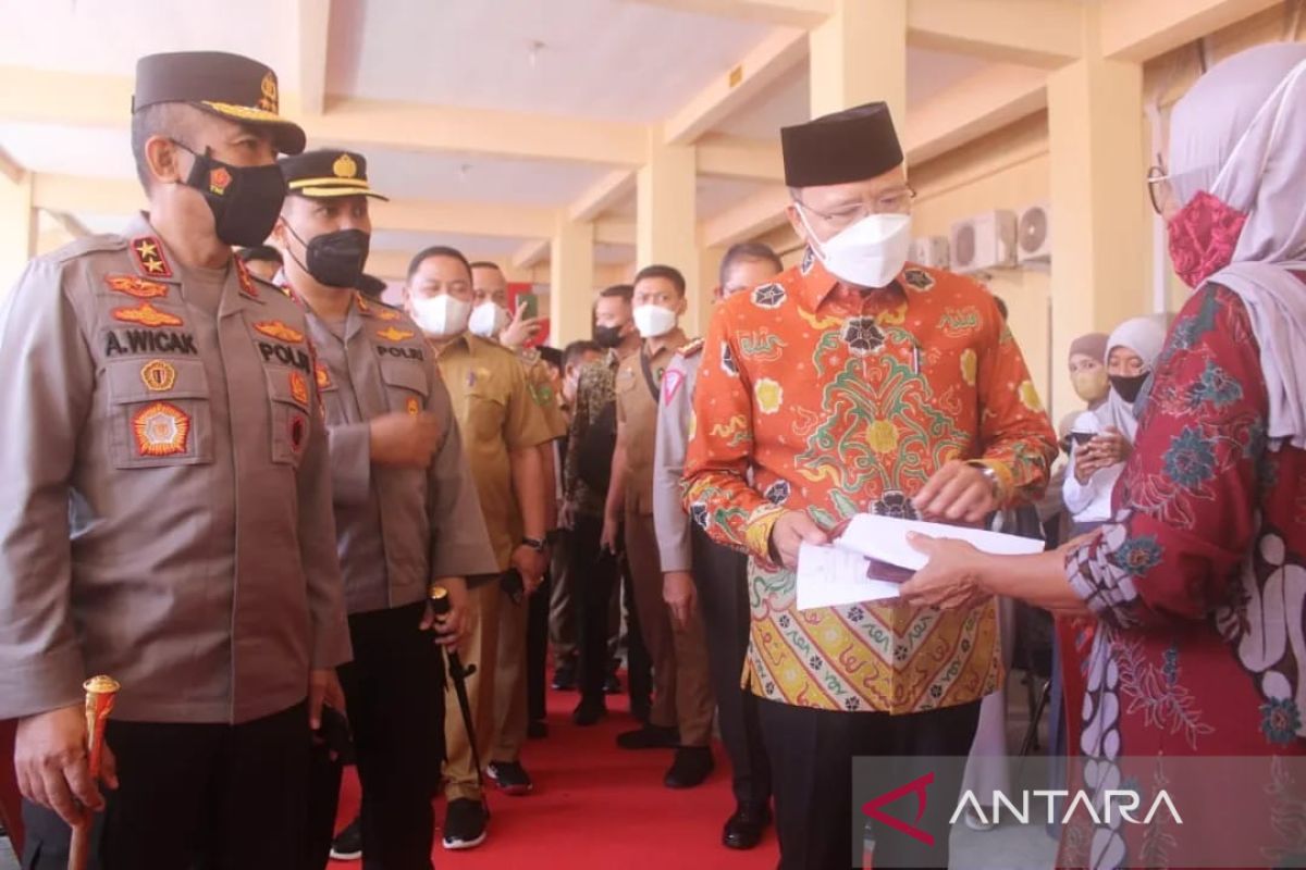 Gubernur Bengkulu minta kepala daerah gelar vaksinasi massal