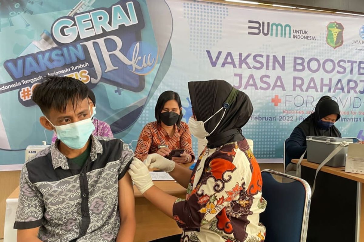 Jasa Raharja Kalbar gelar vaksinasi booster bagi para pegawainya