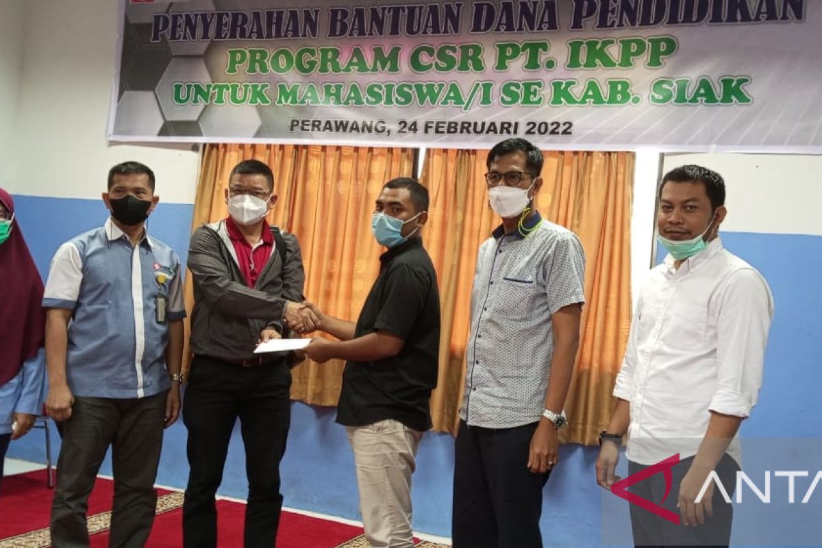 87 mahasiswa berprestasi di Siak terima bantuan pendidikan dari PT IKPP