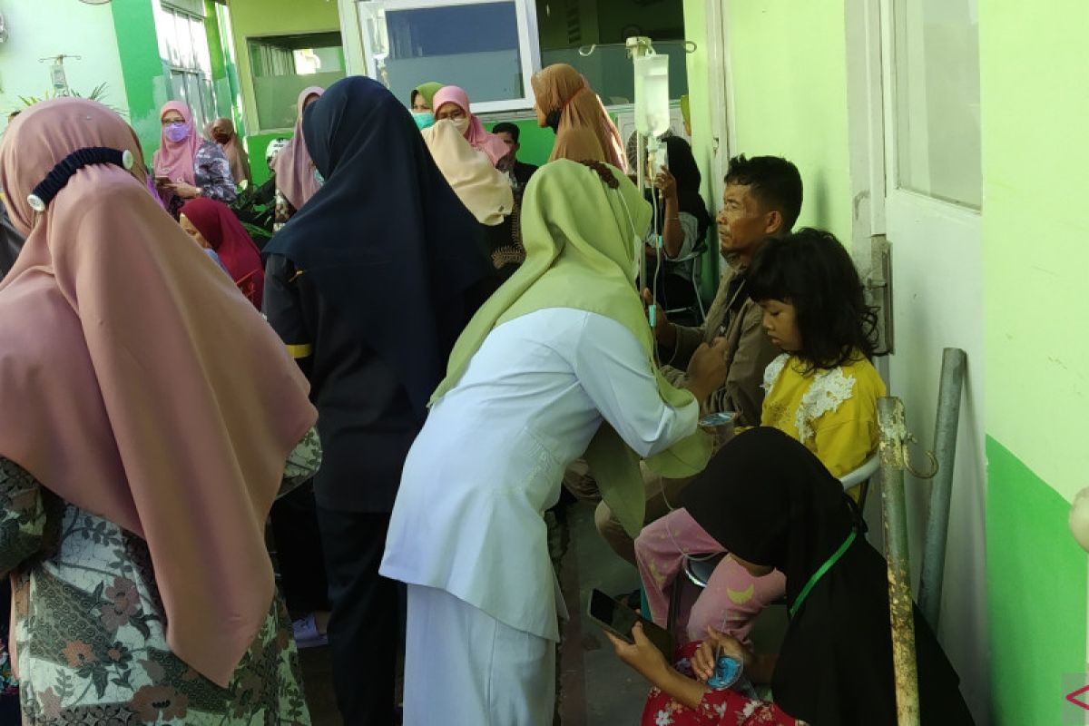 Pasca-gempa, Rumah Sakit Ibnu Sina Payakumbuh ungsikan pasien ke parkiran (Video)