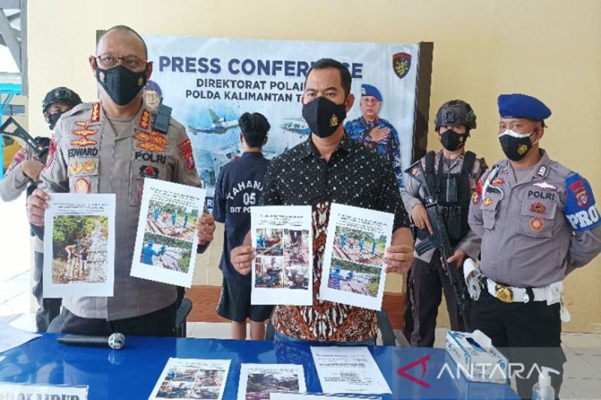 Polda Kalteng mengungkap kepemilikan ratusan potong kayu ilegal