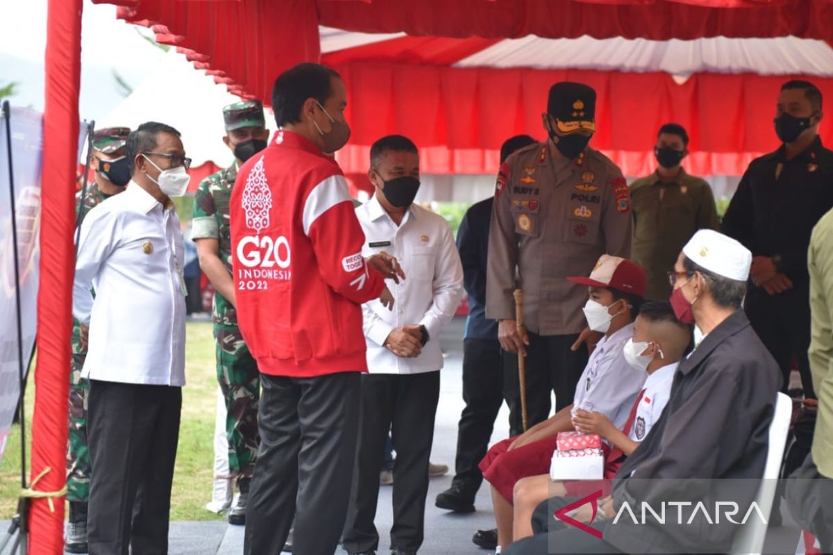 Presiden Jokowi apresiasi percepatan vaksinasi COVID-19 di Kota Palu