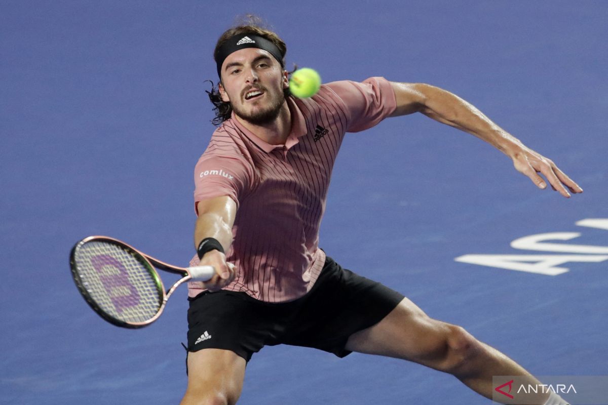 Tsitsipas siap bertanding di Indian Wells usai pulih dari operasi siku