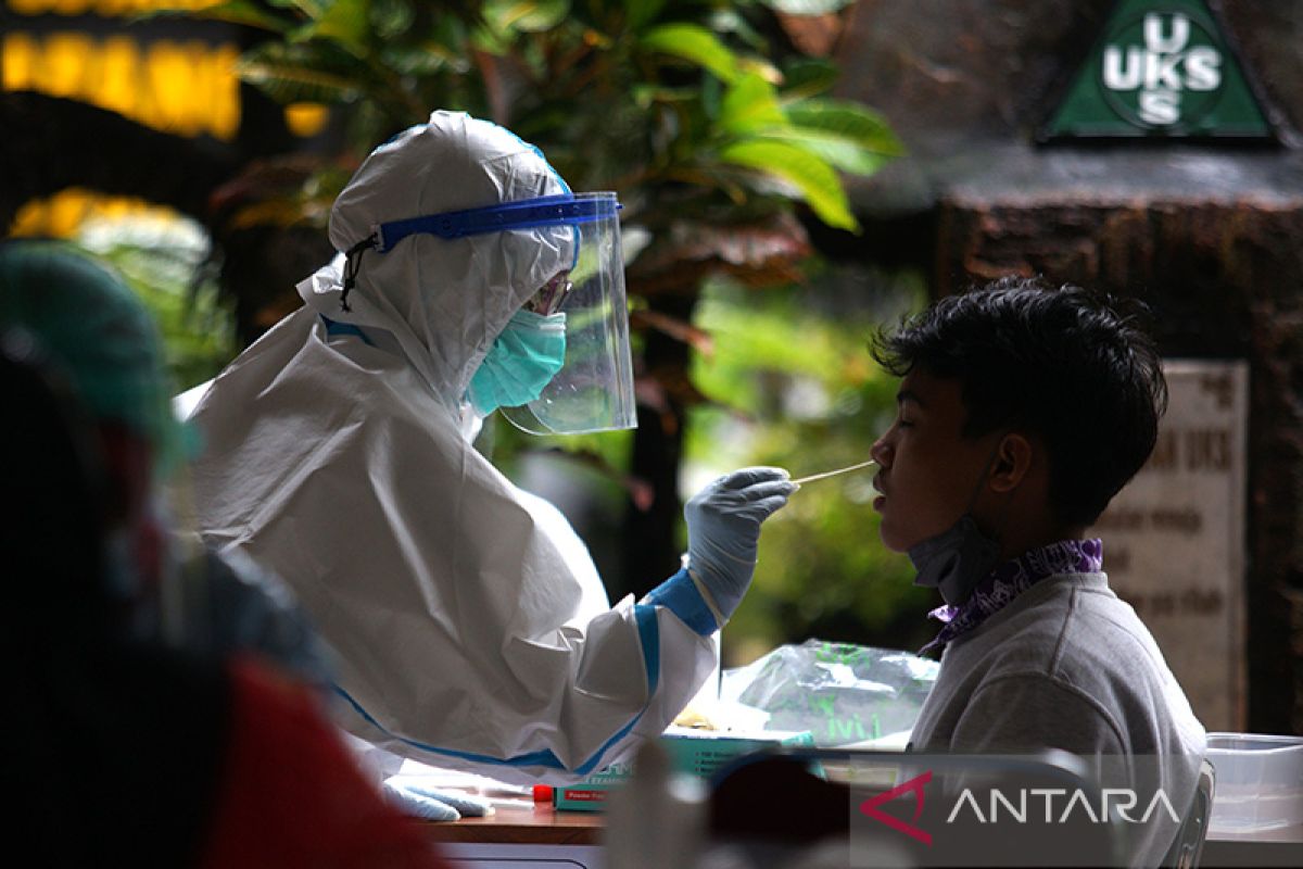 Pelaku perjalanan divaksin lengkap tidak perlu lampirkan hasil tes antigen atau PCR