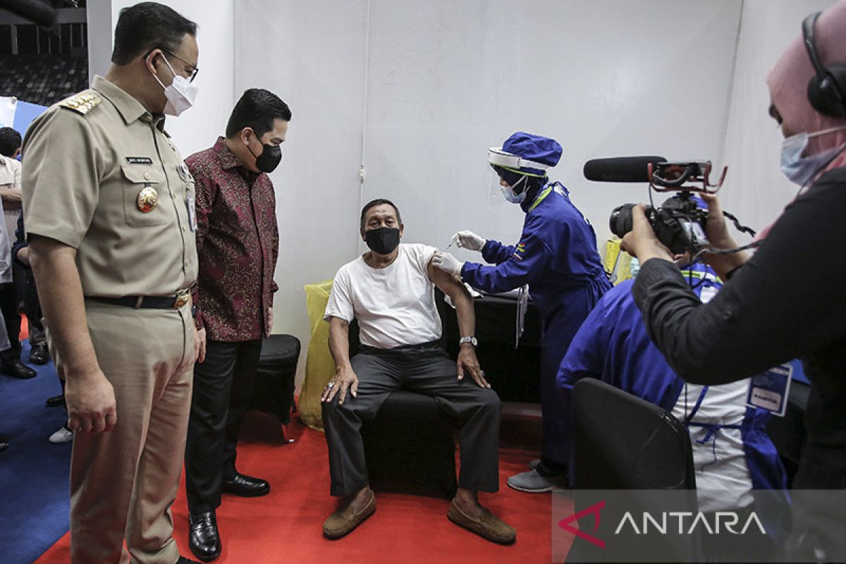 Anies tekankan pentingnya vaksinasi penguat bagi lansia