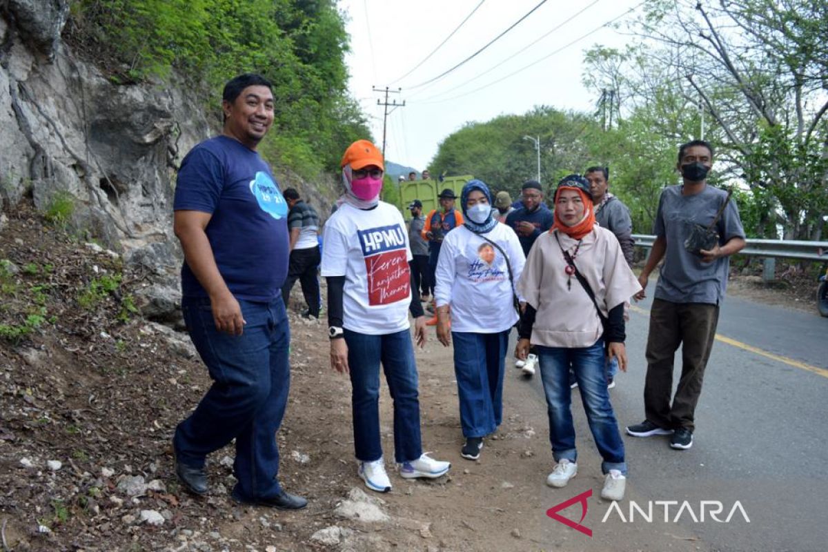 Pemkab Bone Bolango gelar aksi bersih-bersih dan penanaman pohon