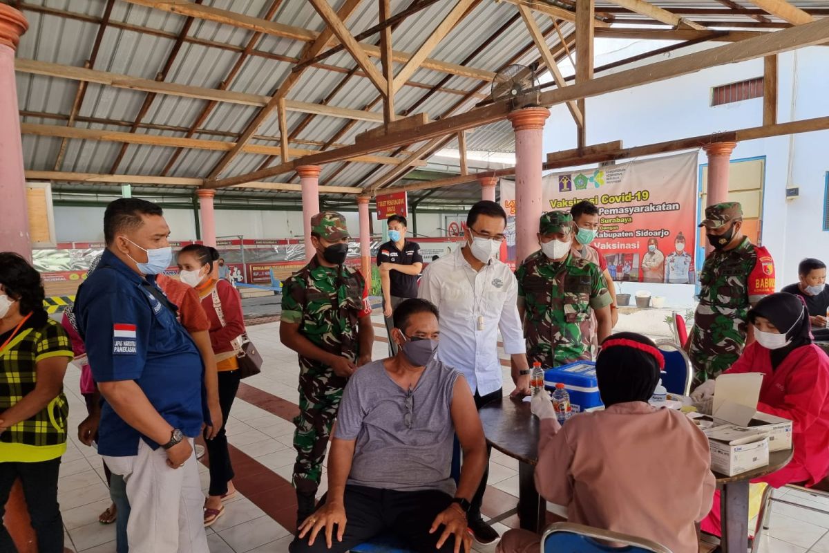 Lapas Surabaya suntikan vaksin penguat kepada narapidana