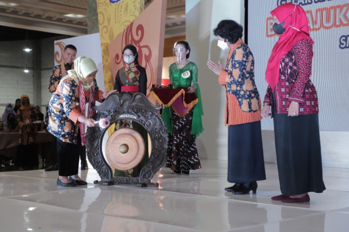 Bupati Sleman membuka Gelar Karya SMK Negeri 2 Godean