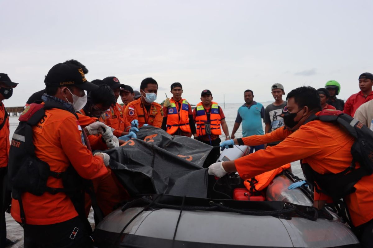 Ayah dan anak meninggal saat terjadi kecelakaan kapal pompong di Kepri