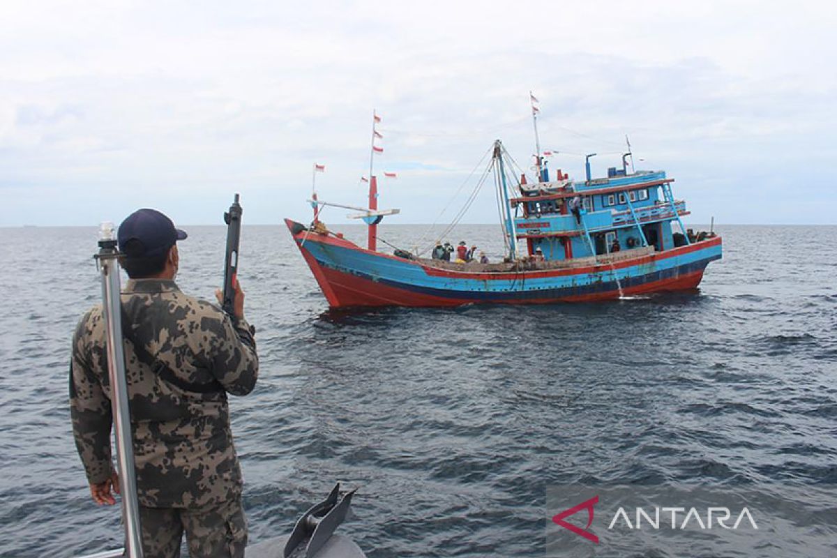 KKP periksa kapal penambang pasir timah di perairan Bangka Babel