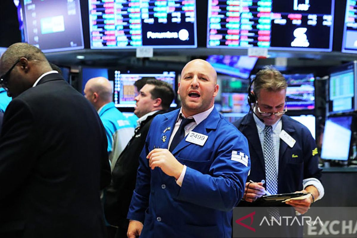 Wall Street beragam, indeks S&P 500 dan Dow ditutup lebih rendah