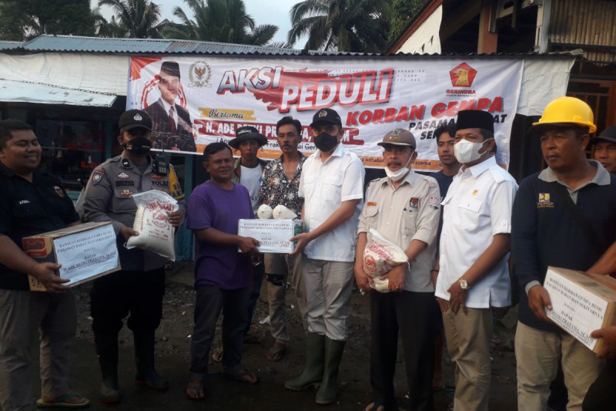 Anggota DPR RI Ade Rezki Pratama bantu korban gempa Sumbar