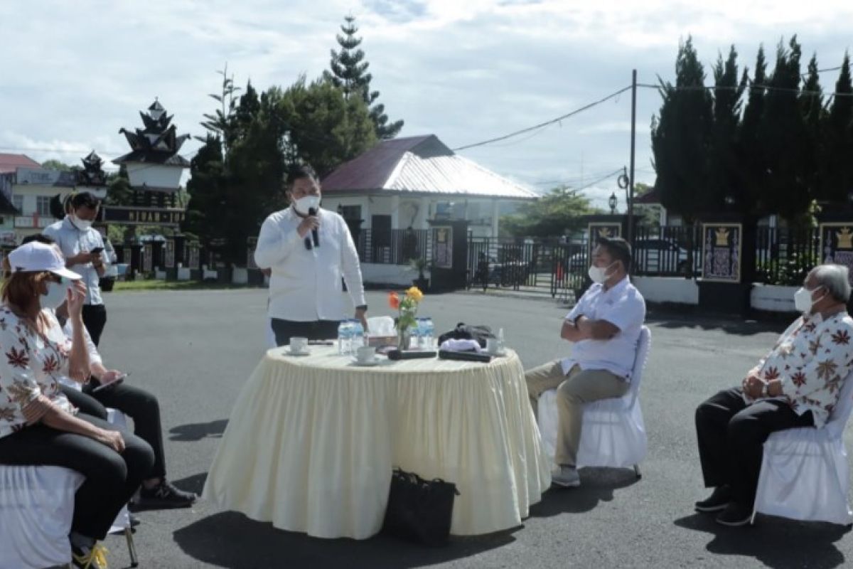 Bupati Eddy Berutu coffee morning bersama pengurus SMSI Sumut