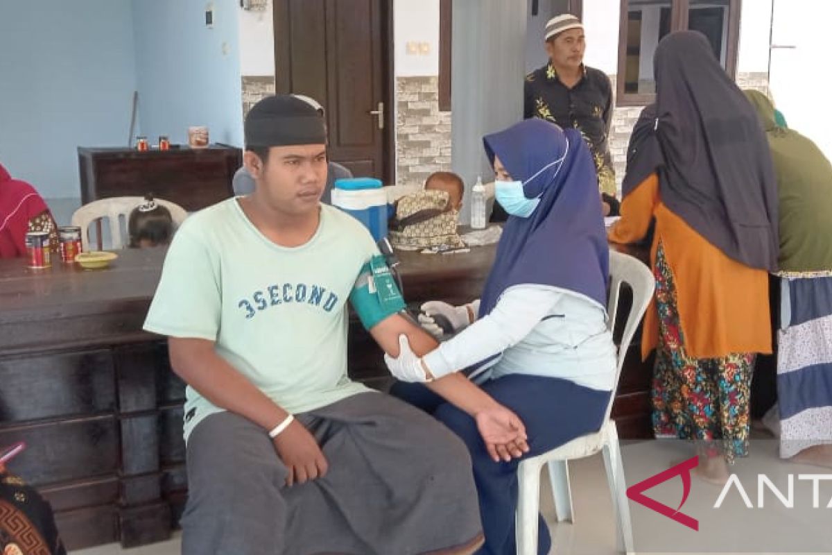 Vaksinasi penguat di Sumenep mulai menyasar warga desa