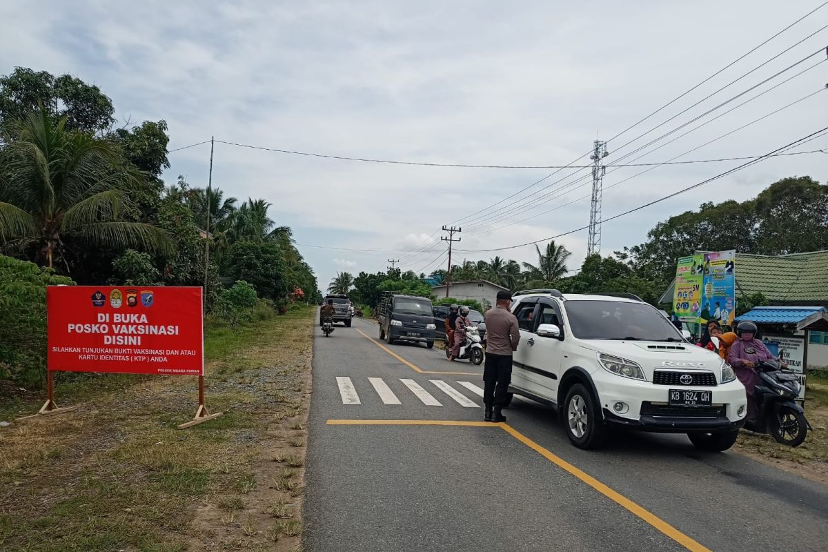 Forkopimcam Muara Pawan laksanakan vaksinasi COVID-19 saat hari libur