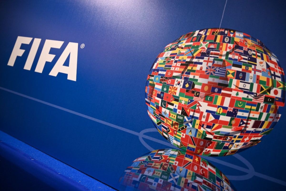FIFA melarang Rusia mainkan pertandingan internasional