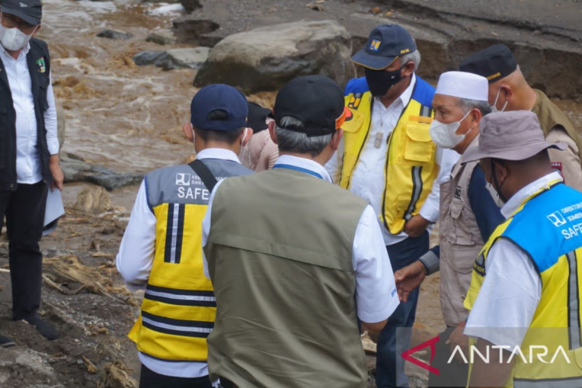 Menteri PUPR tinjau lokasi gempa di Pasaman Barat (Video)