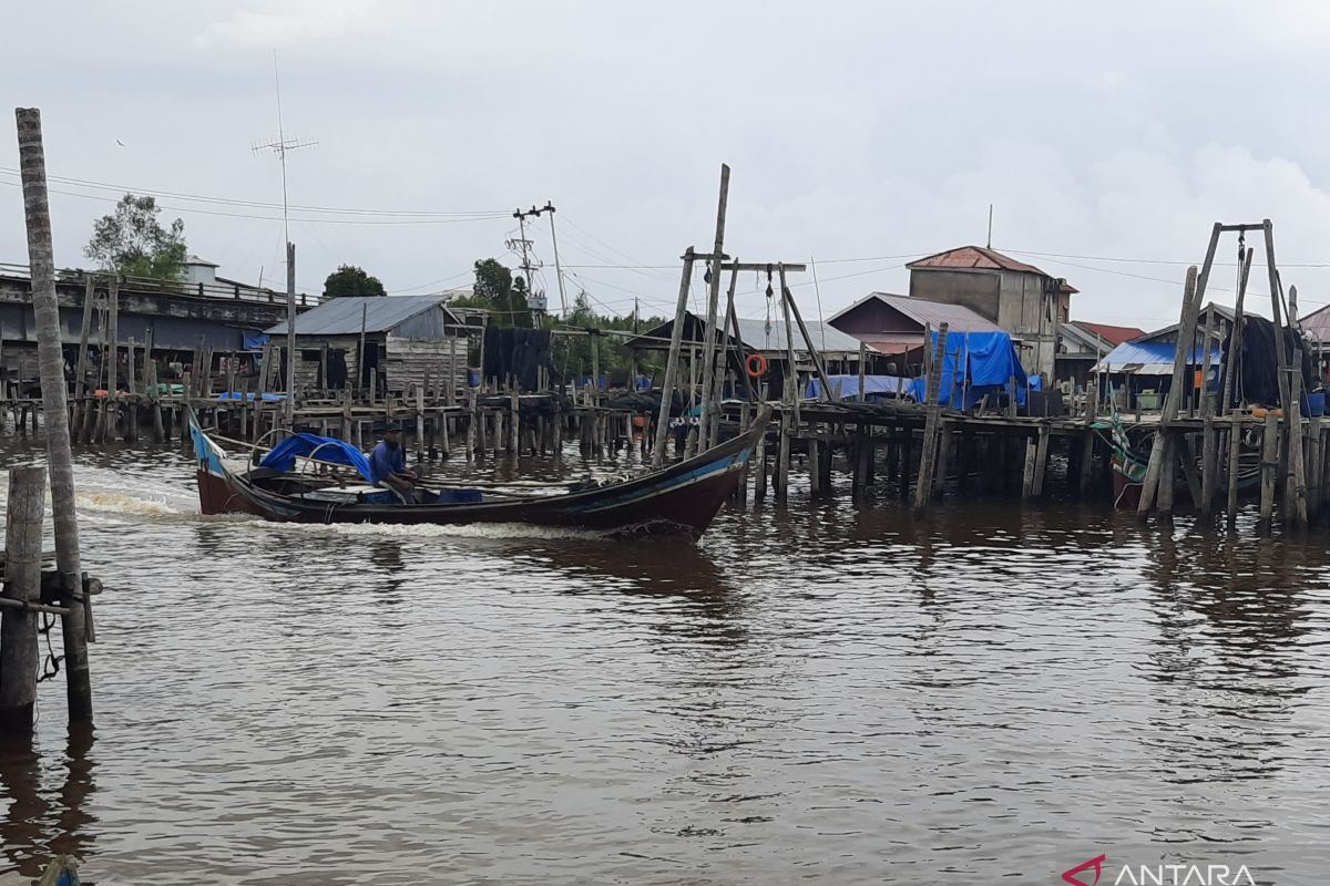 Sejumlah nelayan Tanjabbar cari udang kipas hingga perbatasan Sumsel