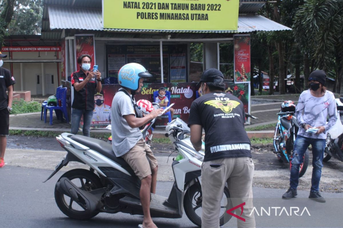 Rayakan Anniversary ke-1 dengan Aksi Bagi-bagi Masker