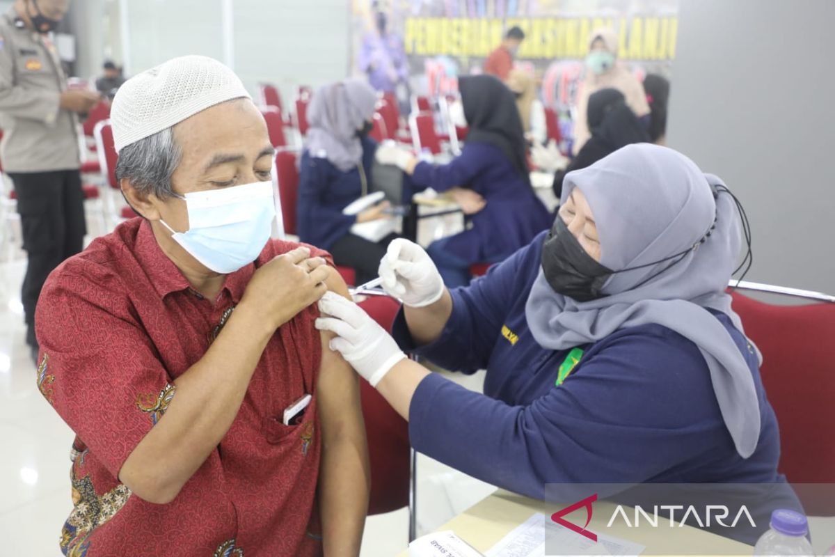 Vaksinasi COVID-19 di Mal BTM Kota Bogor tercapai 511 orang bagi warga yang berlibur