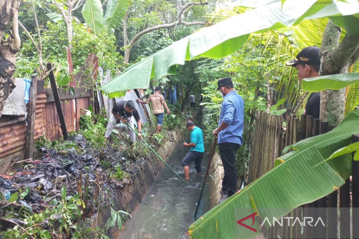 Pascabanjir, Bupati Aceh Timur bersihkan drainase