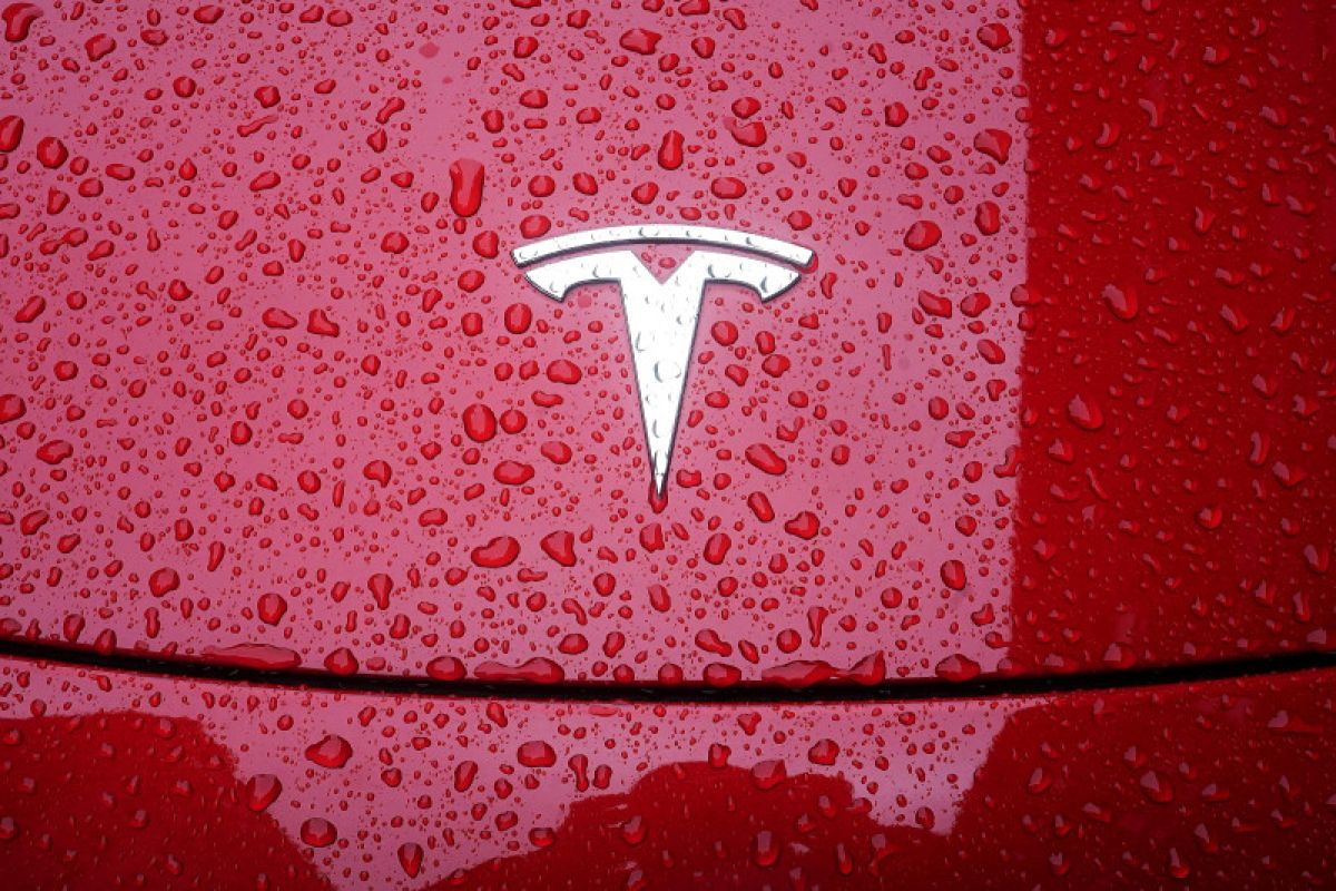 Tesla jadi mobil listrik paling banyak dicari di Google secara global