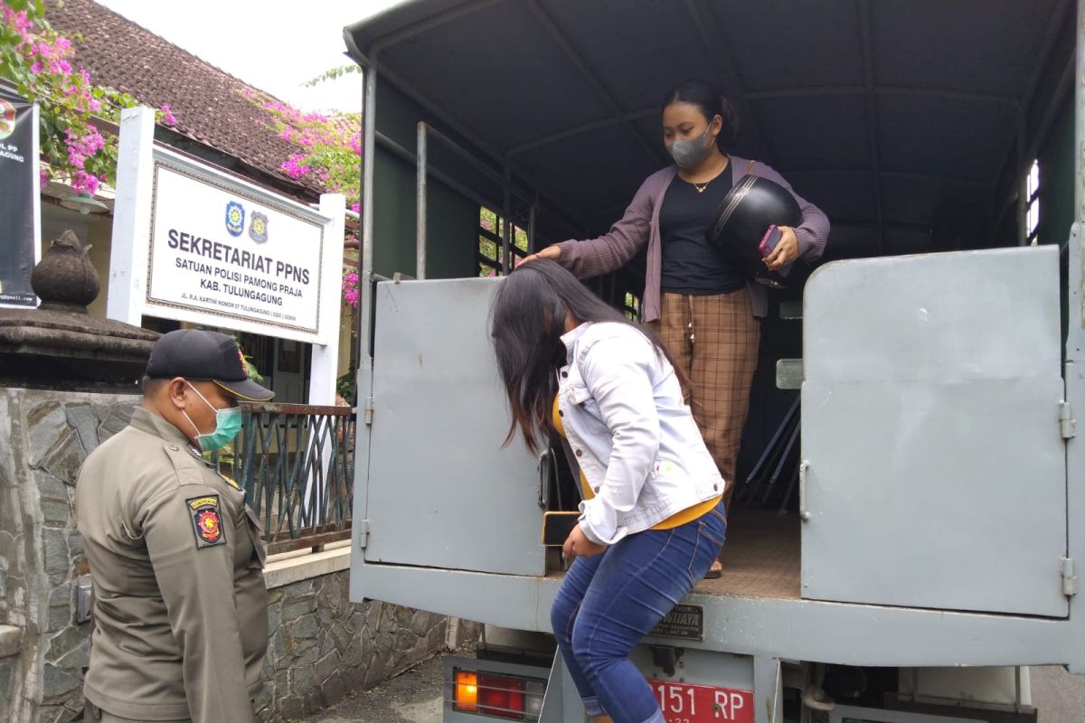 Satpol PP Tulungagung razia indekos pasangan mesum