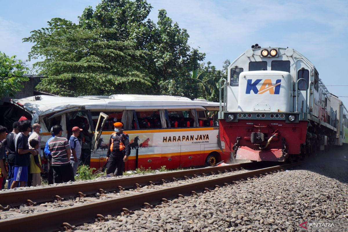 Sopir bus Harapan Jaya jadi tersangka kecelakaan versus KA di Tulungagung