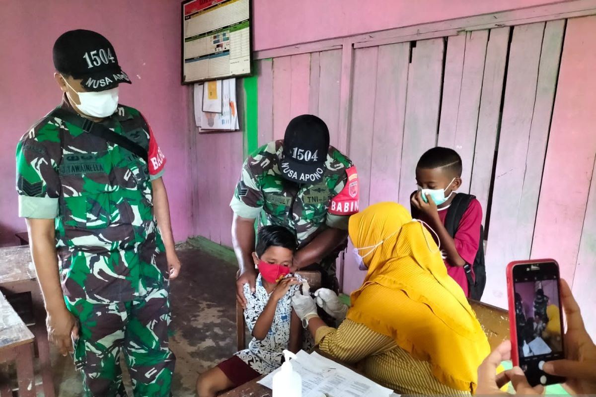 Kodam Pattimura vaksinasi 24.617 warga Maluku - Malut, butuh kerja lintas sektoral