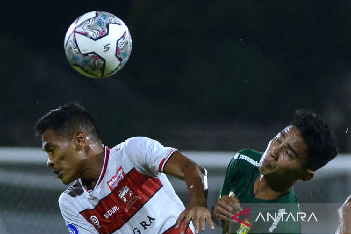 Pemain Dewa United Asep Berlian antusias jumpa Madura United