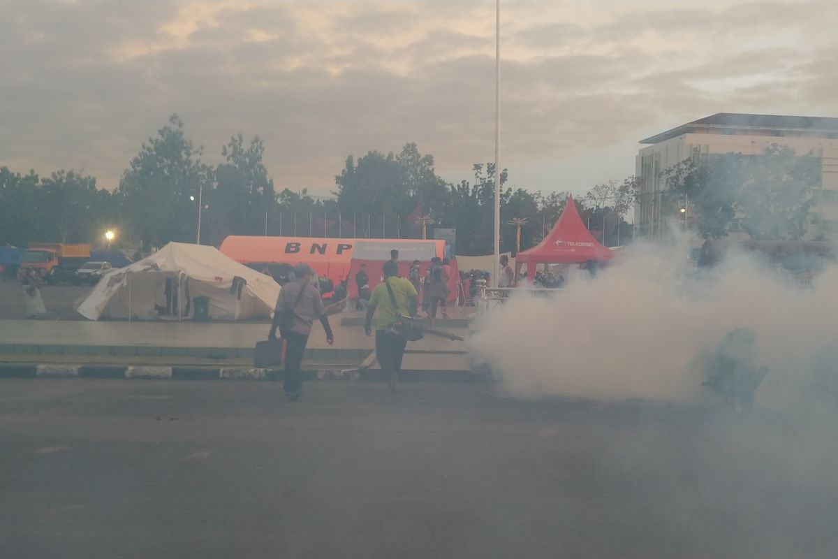 Pengungsian gempa dibayangi nyamuk demam berdarah, Dinkes lakukan fogging