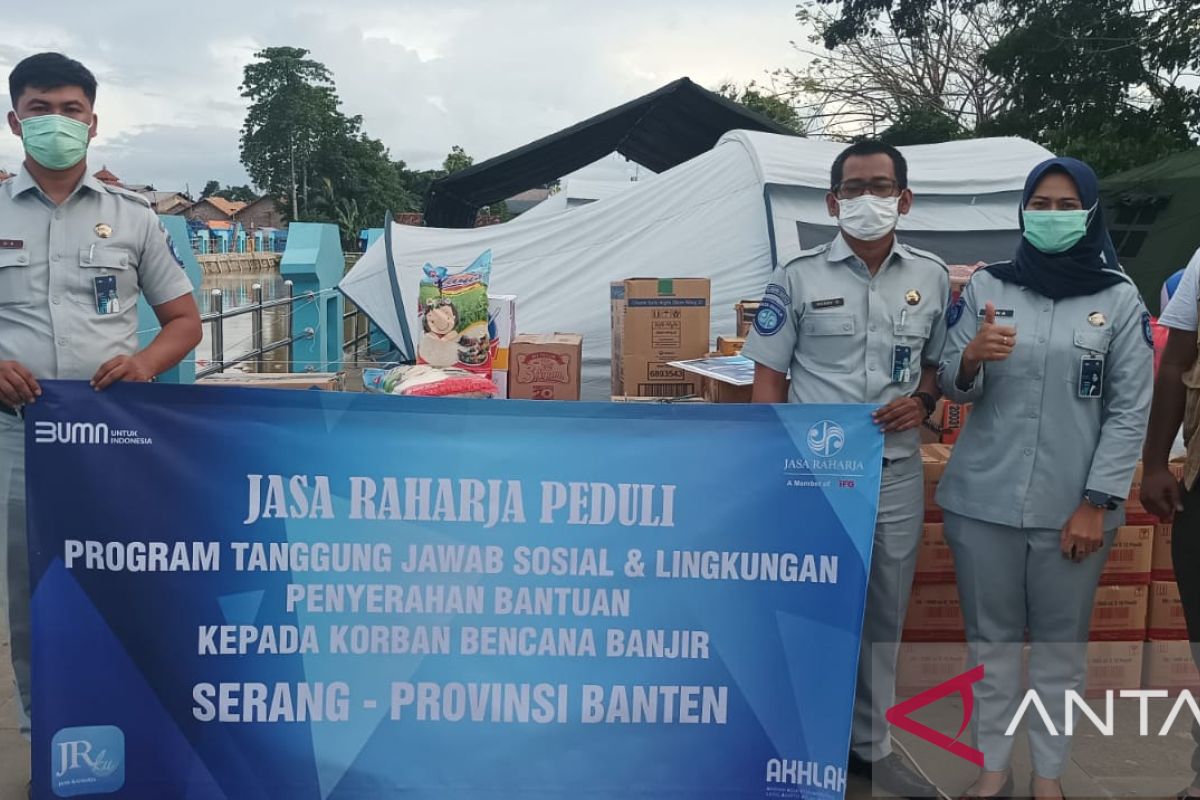 Jasa Raharja Salurkan Bantuan Untuk Korban Banjir Kota Serang