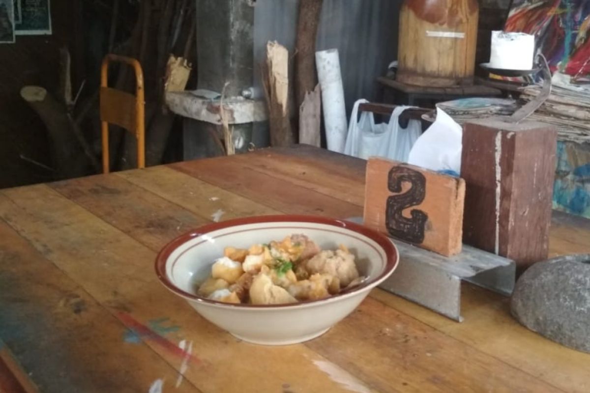 Mengenal Bakso Cuanki Bandung khas Dapur Erkaem